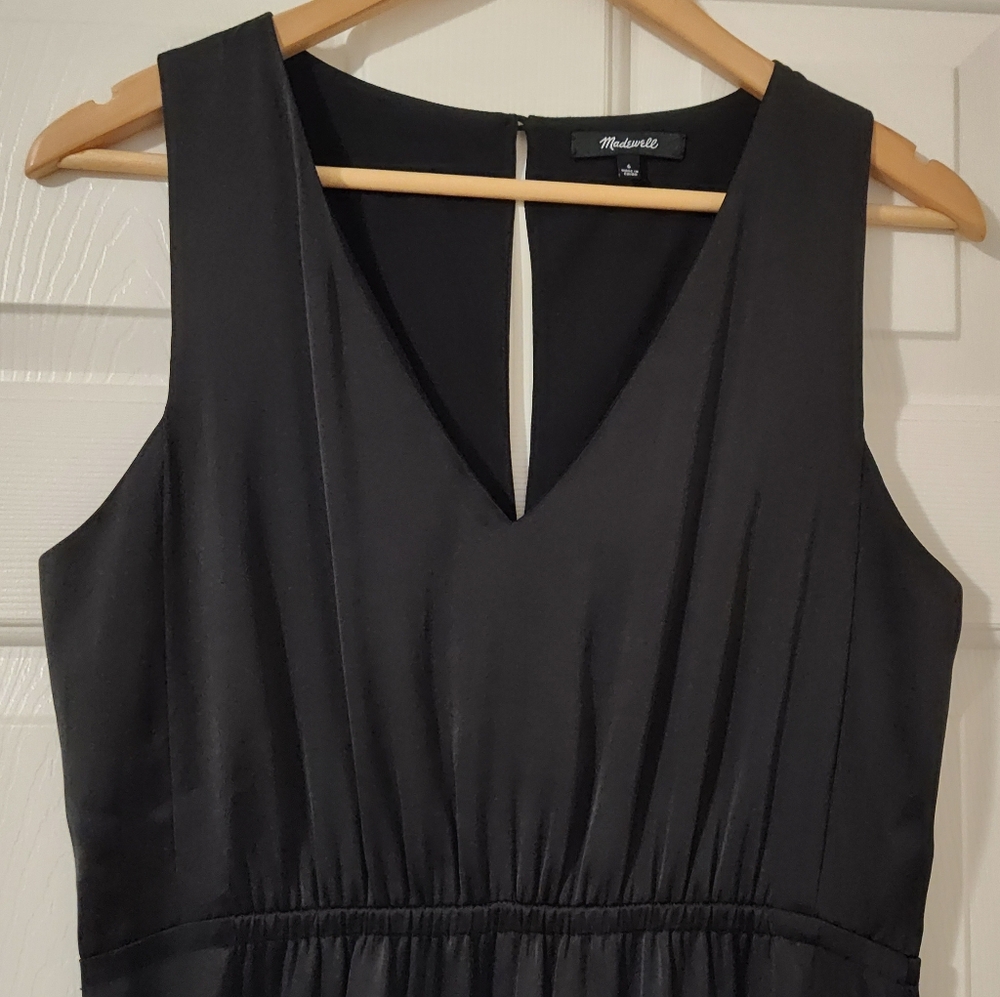 Madewell Little Black V Neck Sleeveless Midi Dress, Size 6, knee length - Picture 2 of 8